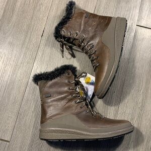 Merrell Tremblant Ezra Lace Up Waterproof Ice+ Vibram Sole NWT Brown Leather 8